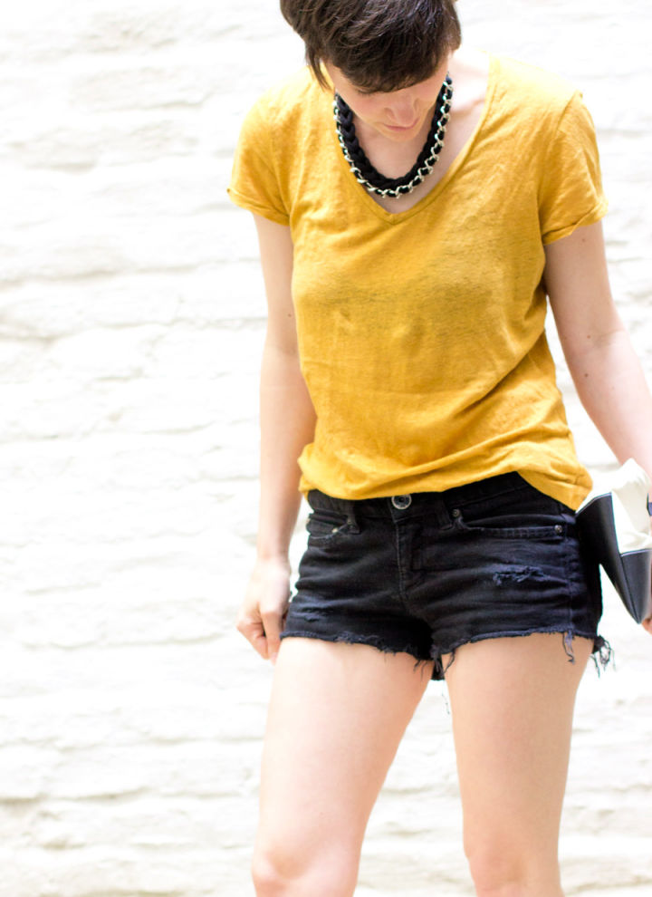 how-to-cut-jeans-into-shorts-15-ways-to-try