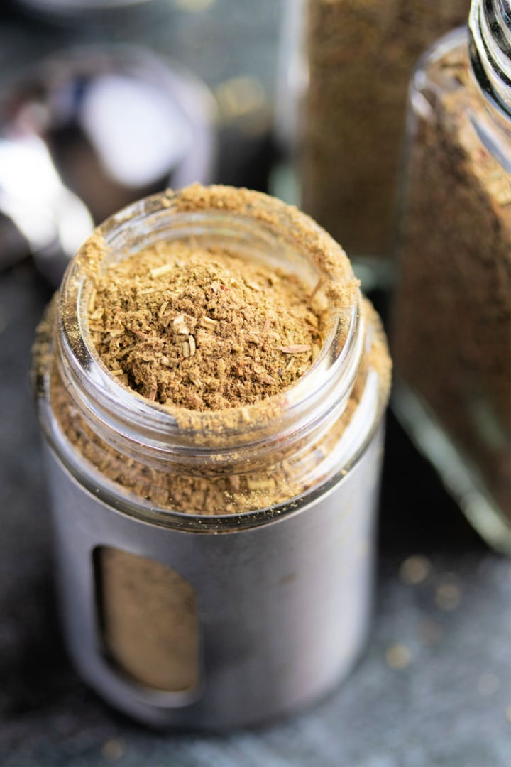 15 Quick and Easy Homemade Poultry Seasoning Recipe