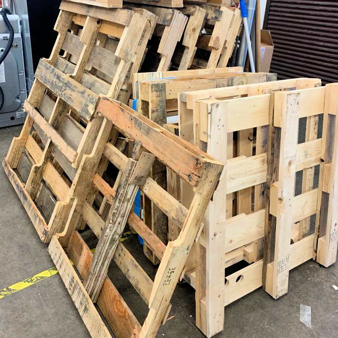 Wooden Pallets: Pallet Uses, Size, Types, & Safety (Free Guide)