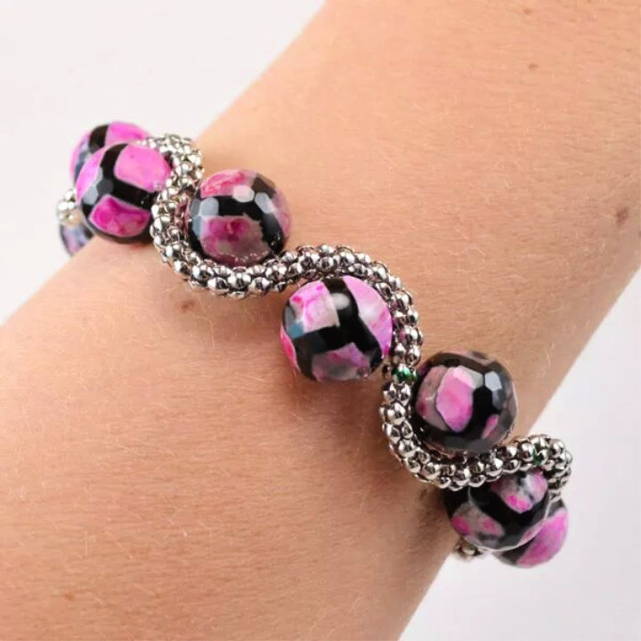 20 Cute and Cool Bead Bracelet Ideas To DIY • Its Overflowing