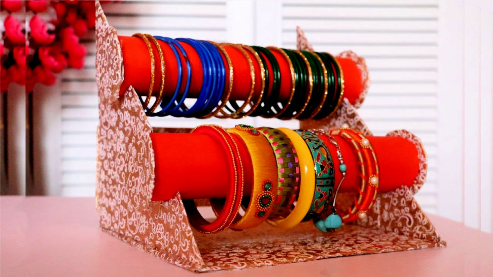 20 Easy DIY Bracelet Holder Ideas (Make Bracelet Display)