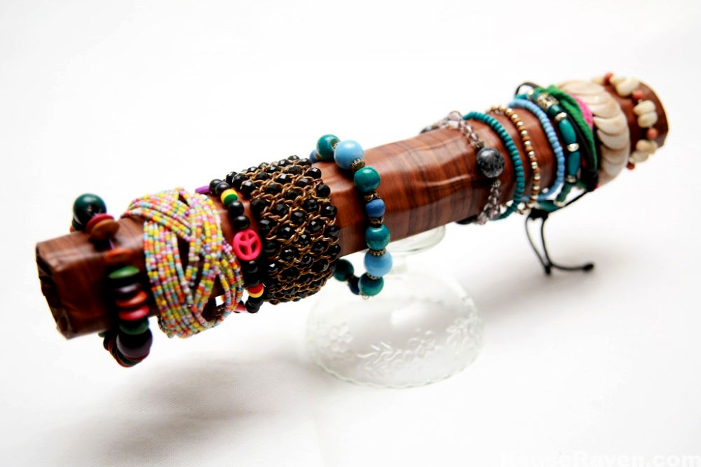 20 Simple DIY Bracelet Holder Ideas DIY Bracelet Display