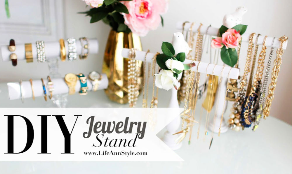 20 Easy DIY Bracelet Holder Ideas (Make Bracelet Display)