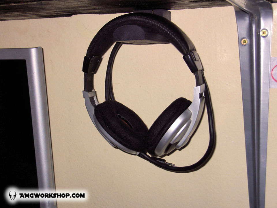 15 Easy DIY Headphone Stand Ideas (How to Make)
