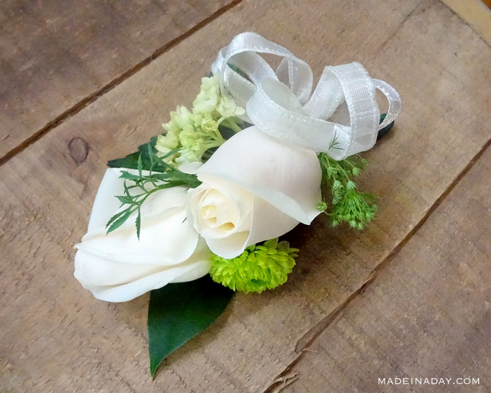 How to Make a Corsage (20 Easy DIY Corsage Ideas)
