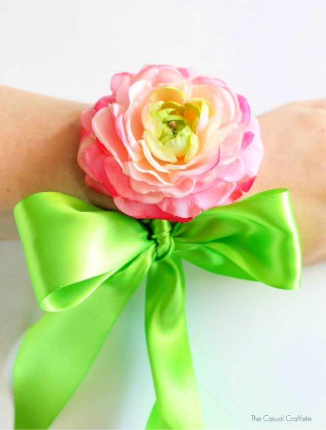 How to Make a Corsage (20 Easy DIY Corsage Ideas)