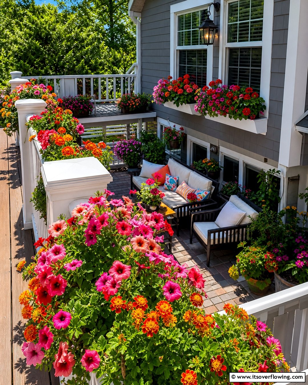 25 Deck Decorating Ideas With Plants for a Lush Outdoor Space