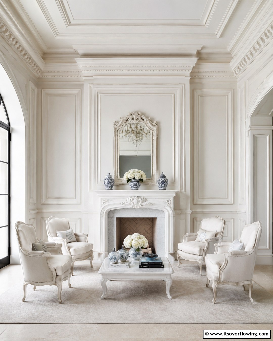 30 High Ceiling Wall Decor Ideas for Tall Interior Spaces