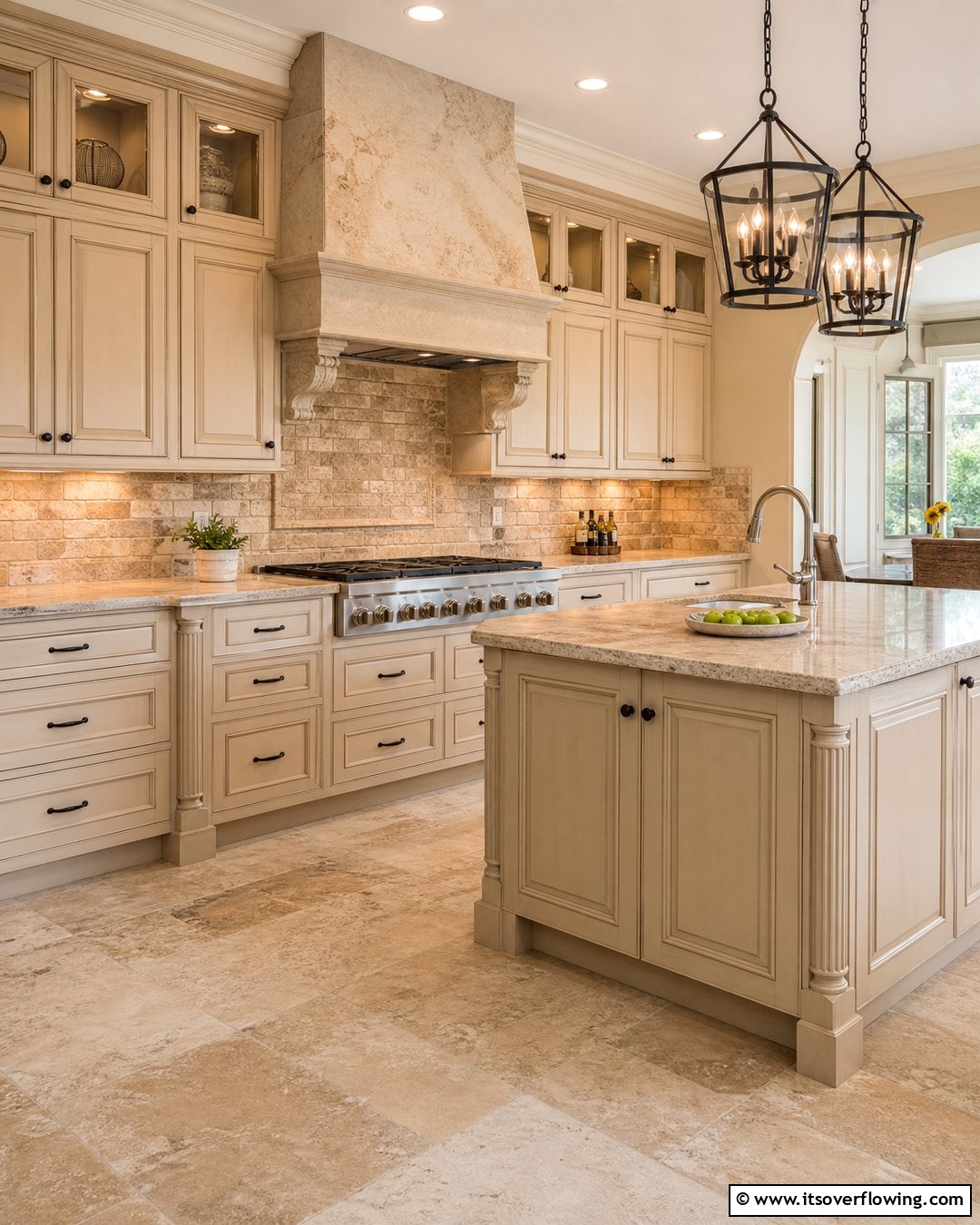 20 Kitchens With Beige Kitchen Cabinets for a Neutral and Elegant Look
