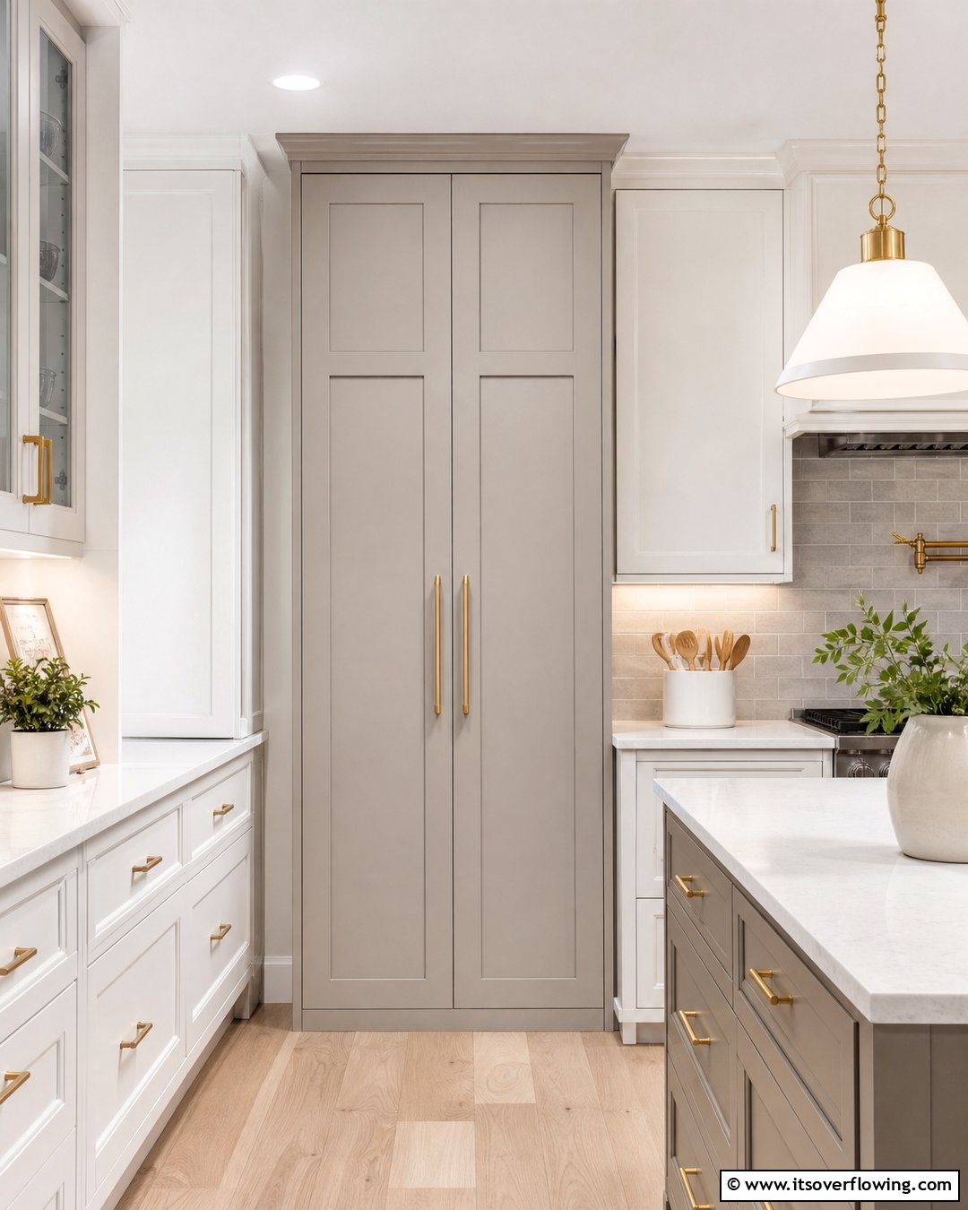 20 Luxurious Cashmere Kitchen Ideas for a Cozy Feel