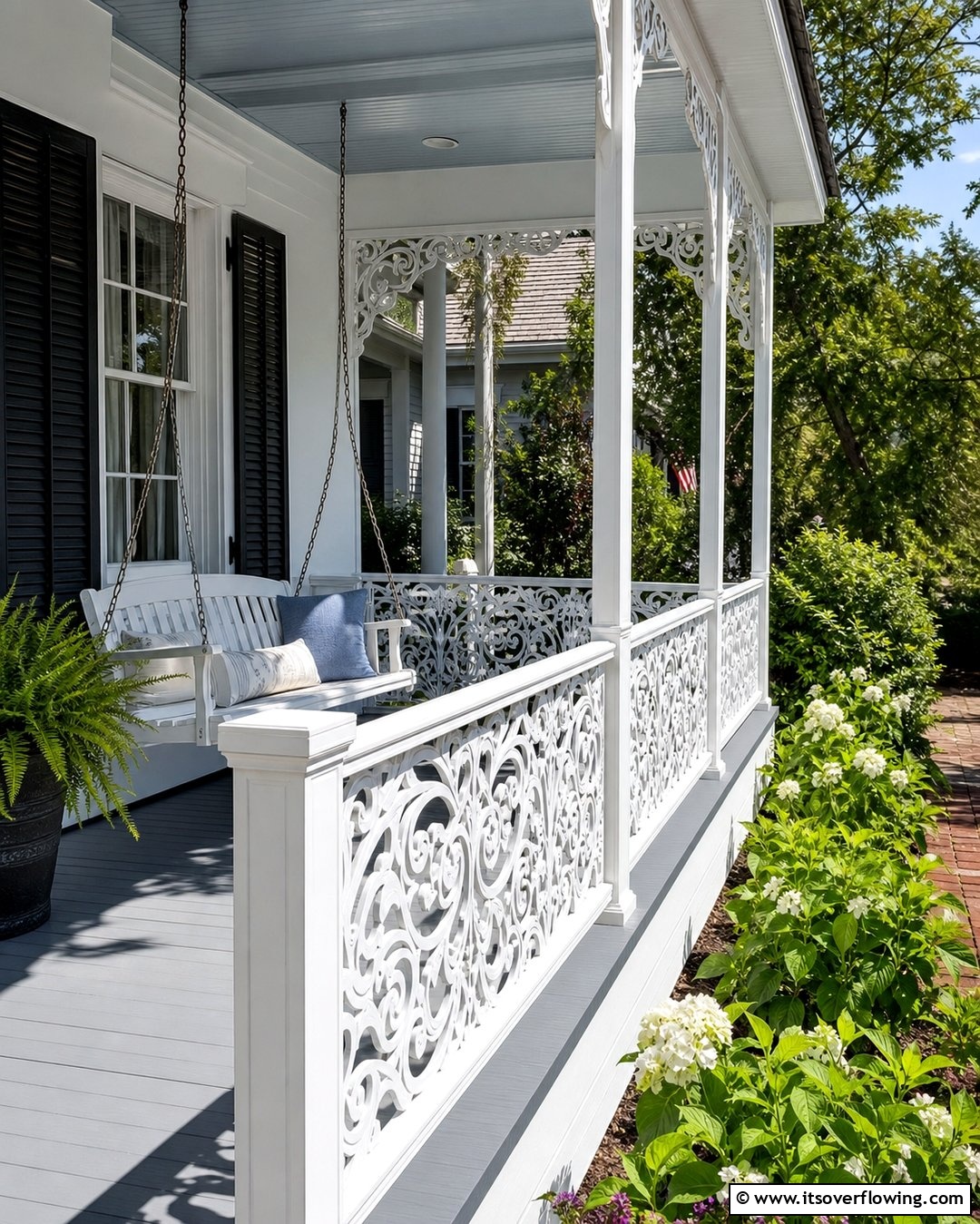 25 Front Porch Railing Ideas to Enhance Curb Appeal