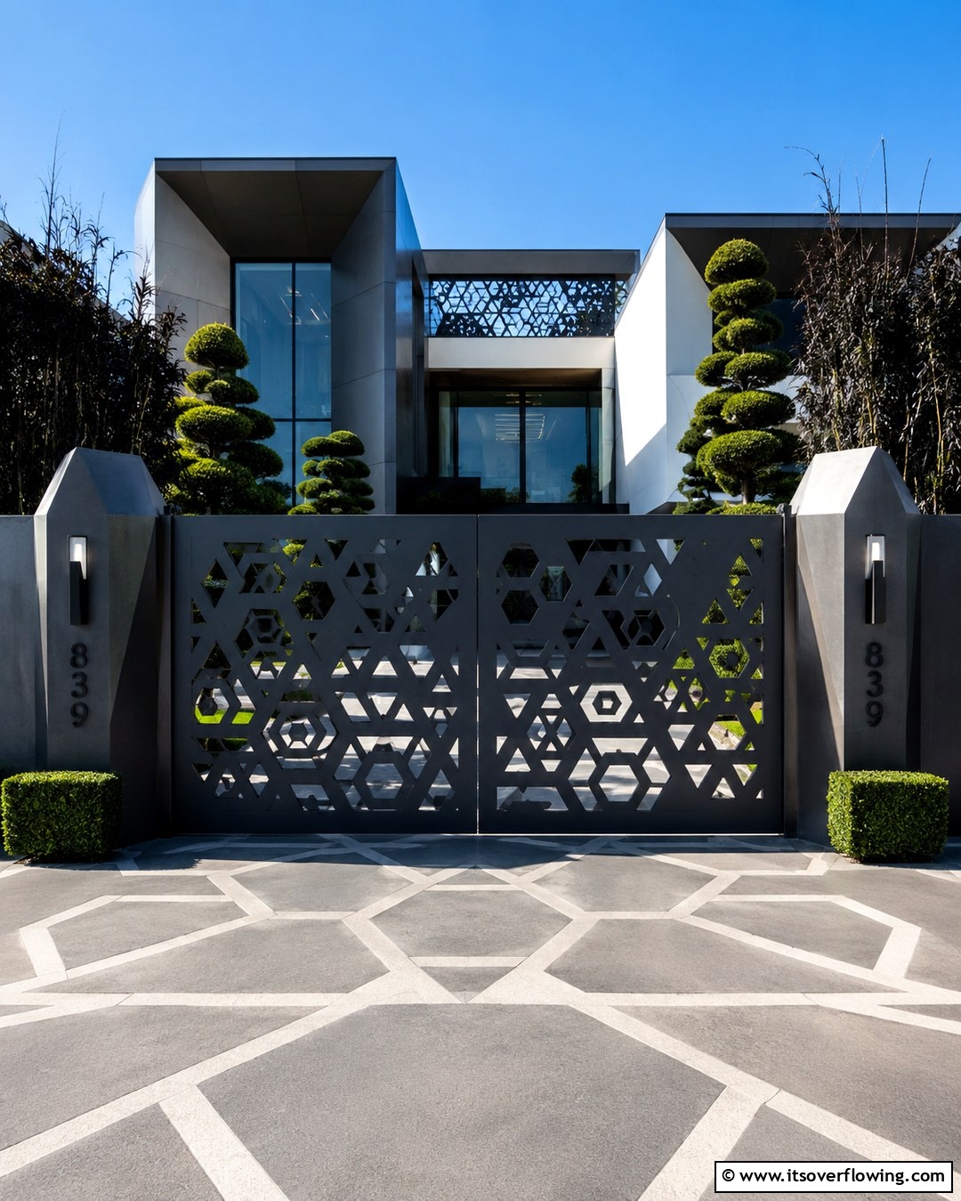 30 Inviting Front Gate Designs for Home Entrances