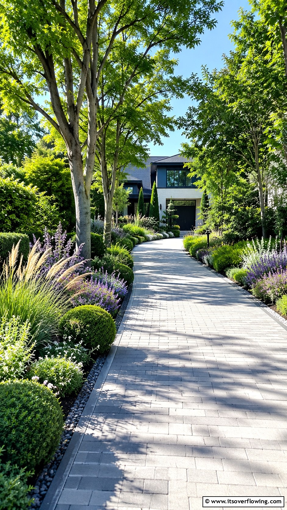 30 Driveway Entrance Ideas for Impressive Arrivals