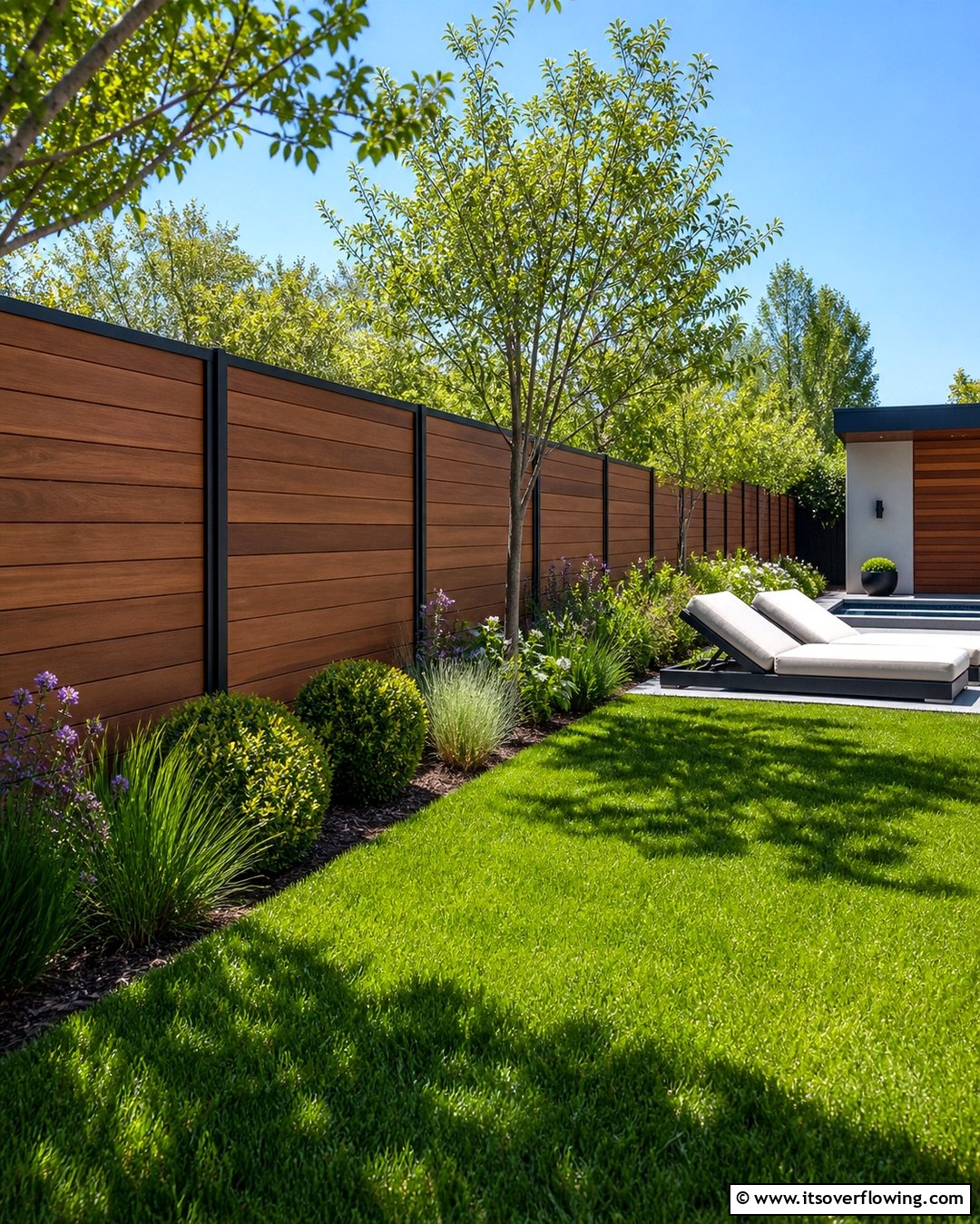 25 Metal and Wood Fence Ideas for Durable Boundaries