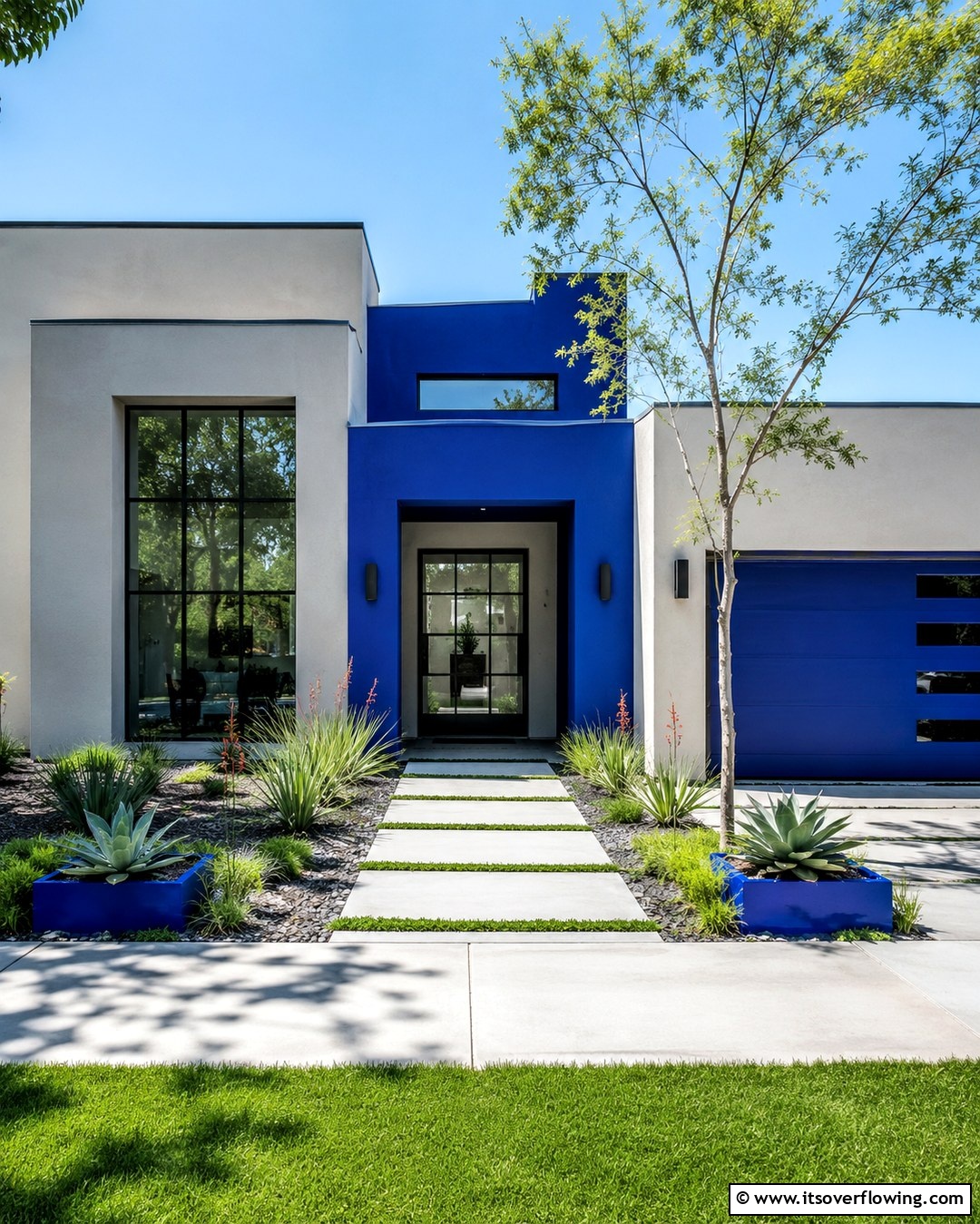 30 Serene Blue Exterior House Colors to Boost Curb Appeal